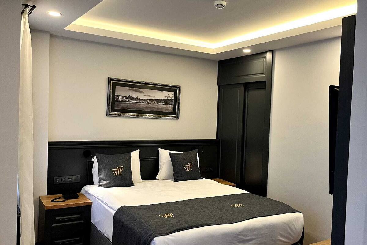 Habitación Deluxe doble, vistas a la ciudad | Ropa de cama de alta calidad, minibar, caja fuerte