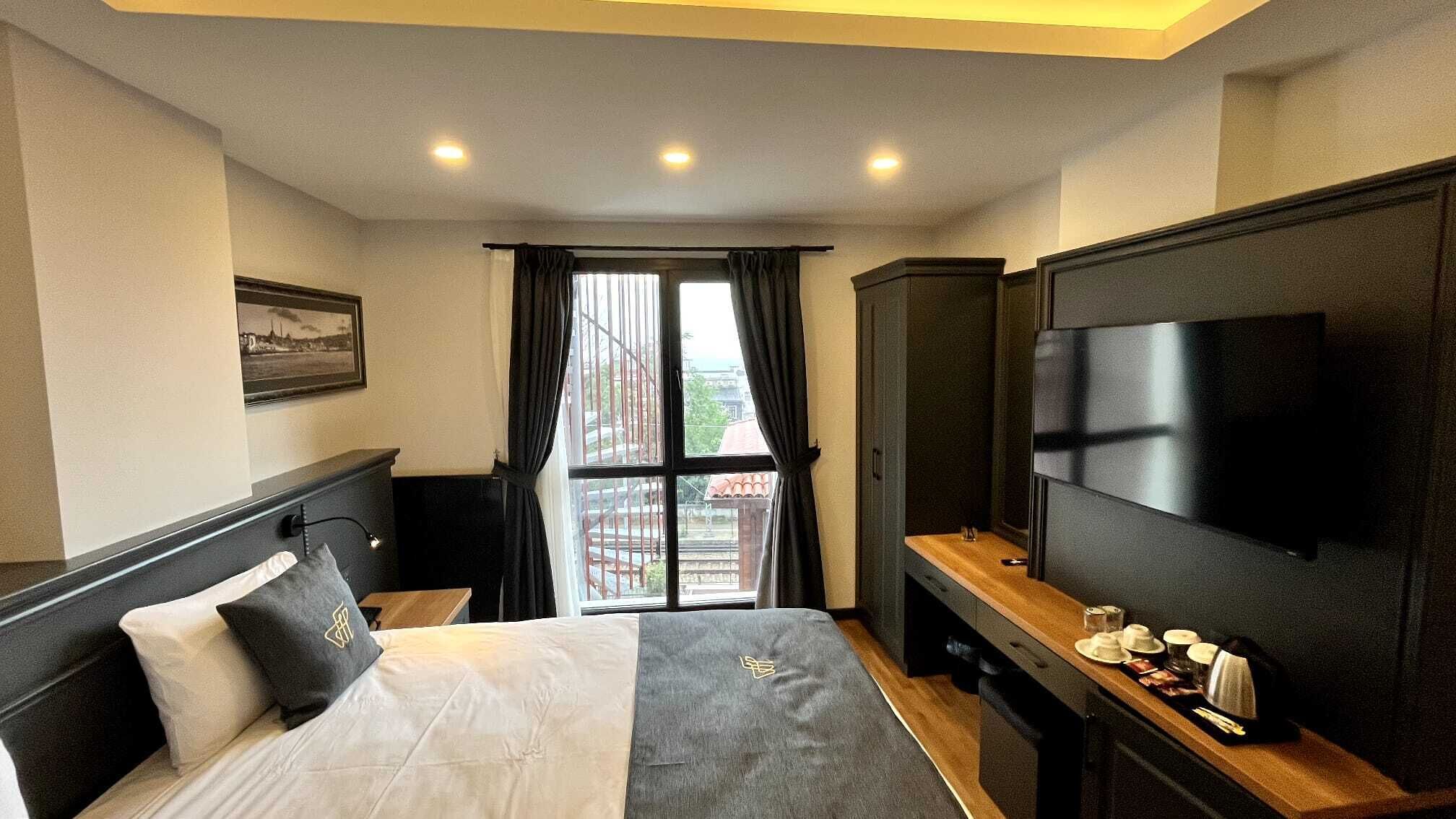 Annex Deluxe Double or Twin Room, Sea View | Premium bedding, minibar, in-room safe, laptop workspace