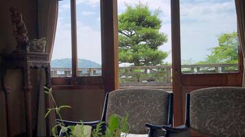 Traditional-Zimmer (Main Building with Private Bathroom) | Ausblick vom Zimmer