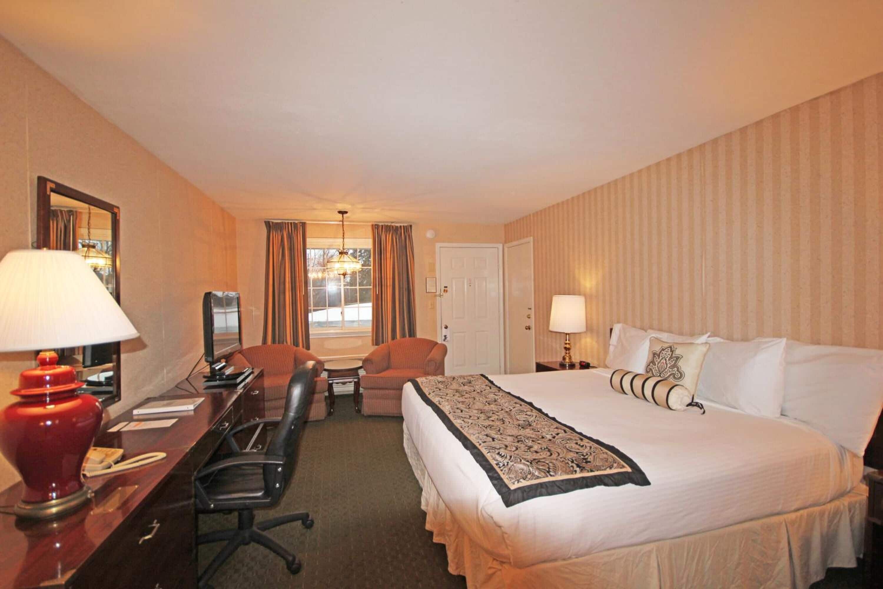 隨行嬰兒床、免費無線上網、床單