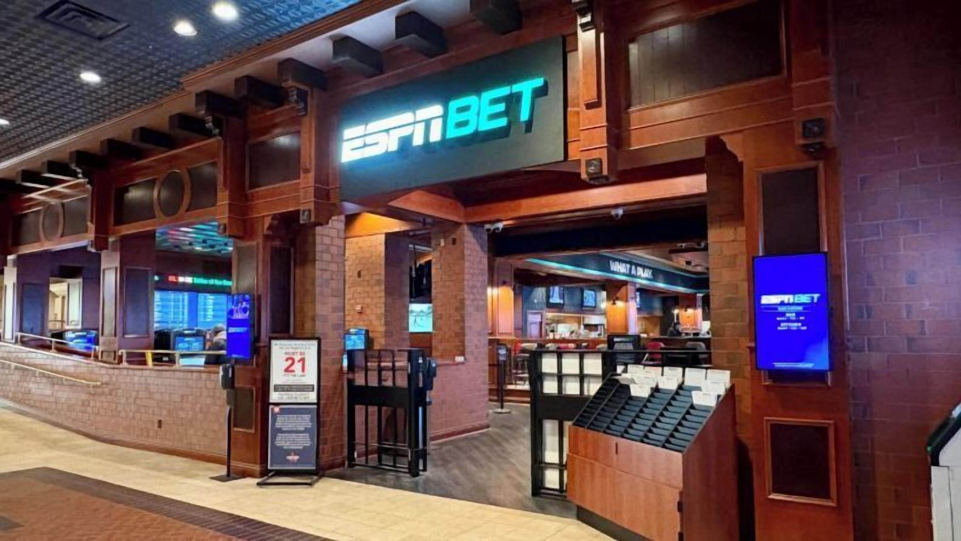 serves lunch and dinner