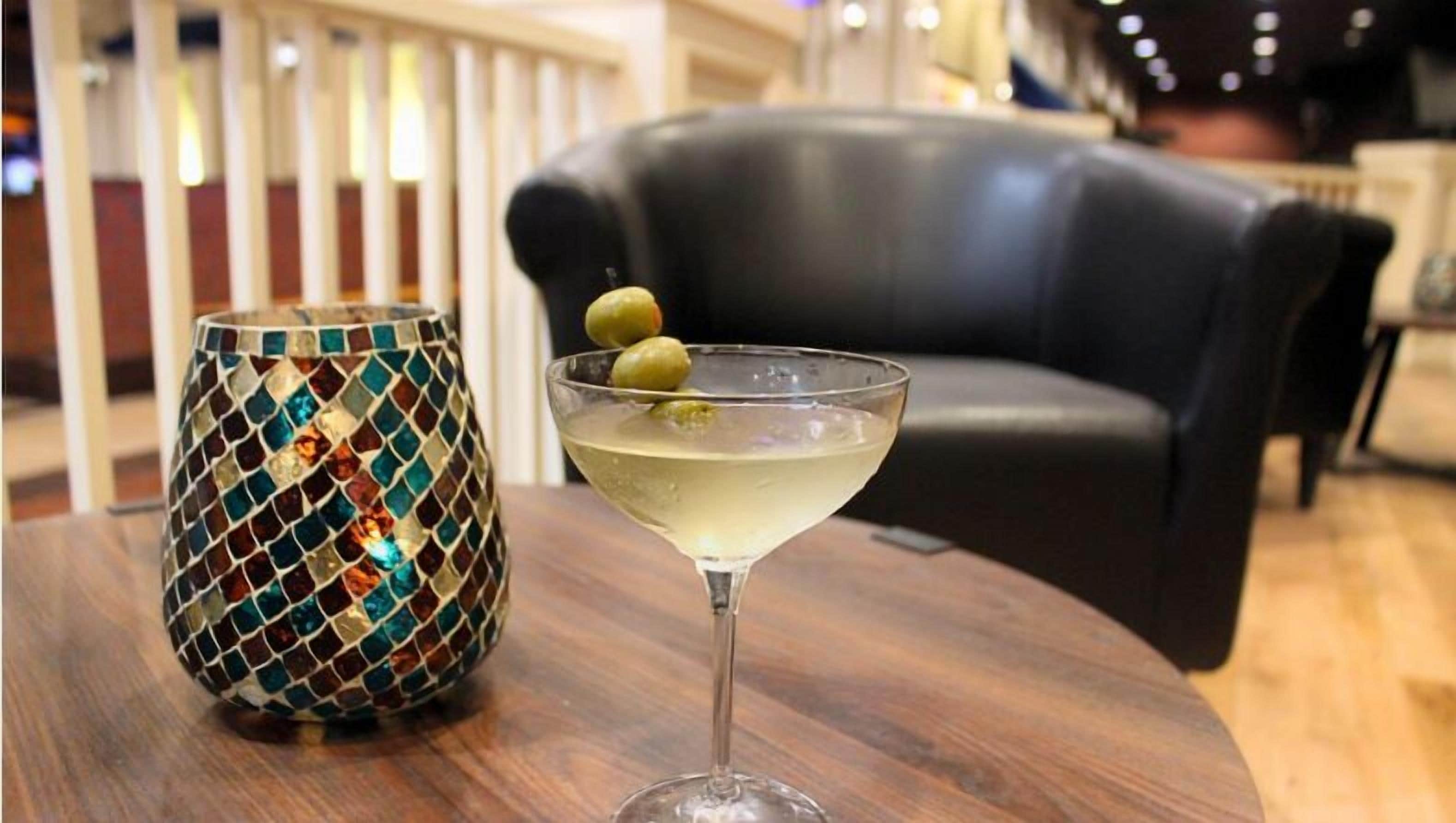 3 restaurants, breakfast, lunch, dinner served; american cuisine