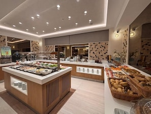 Breakfast buffet - Grand Hilarium Hotel (Istanbul)