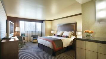 Tower Deluxe King | In-room safe, blackout drapes, iron/ironing board, bed sheets