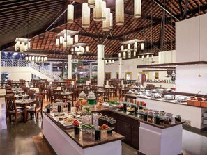 5 restaurants, breakfast, lunch, dinner served; Indian cuisine  - Novotel Goa Dona Sylvia Resort (Cavelossim)