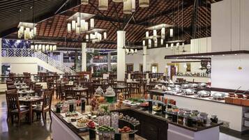 2 bars/lounges, poolside bar