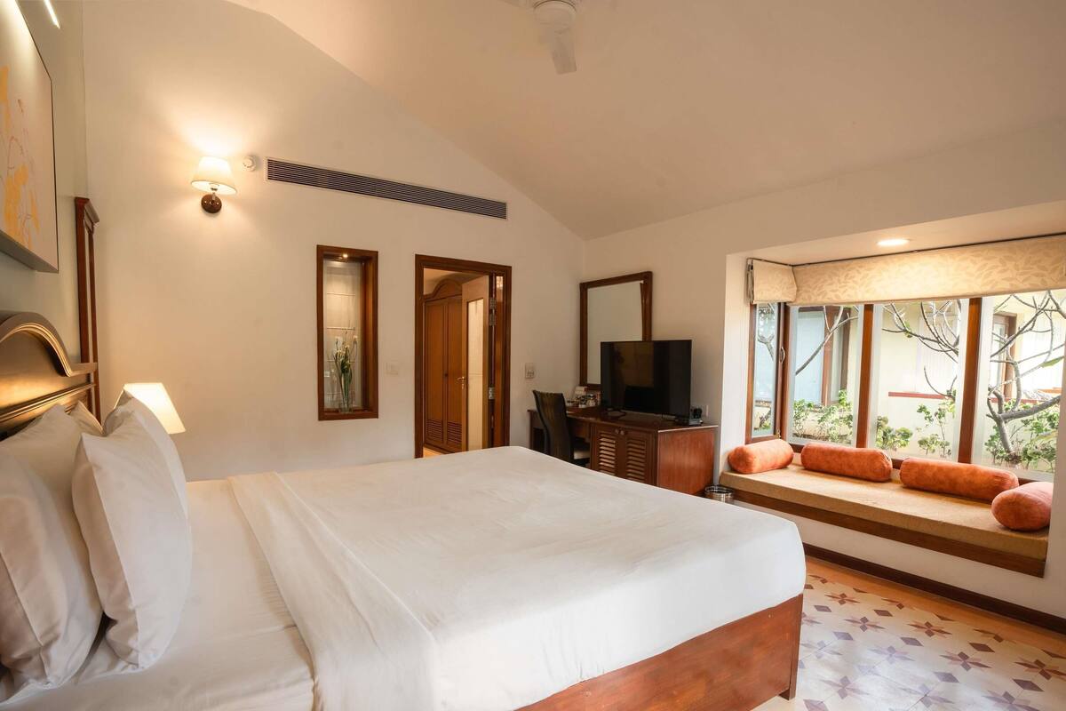 Villa, 1 King-Bett, Poolblick | 1 Schlafzimmer, Bettwäsche aus ägyptischer Baumwolle