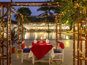 5 restaurants, breakfast, lunch, dinner served; Indian cuisine - Novotel Goa Dona Sylvia Resort (Cavelossim)