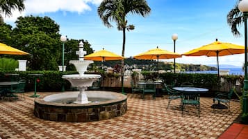 Breakfast, lunch, dinner served; local and international cuisine