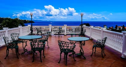 Grenadine House