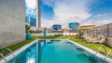 Alberca al aire libre por temporada