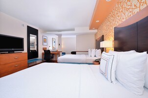 办公桌、遮光窗帘、熨斗/熨衣板、免费 WiFi