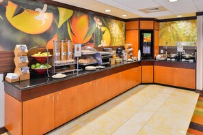 Desayuno continental gratuito y diario