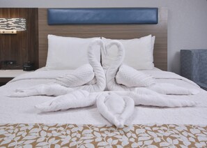 Cubrecamas, colchones Tempur-Pedic y decoración personalizada