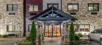 ブルックストーンロッジ ニア ビルトモアビレッジ, アン アセンドコレクションホテル