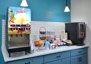 Tägliches inbegriffenes Frühstück zum Mitnehmen
