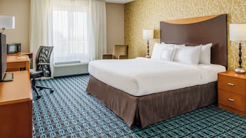 Bàn, khu vực làm việc phù hợp cho laptop, màn/rèm cản sáng