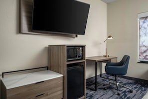 Desk, laptop workspace, iron/ironing board, free WiFi - Fairfield Inn & Suites by Marriott Dallas Mansfield (Mansfield)