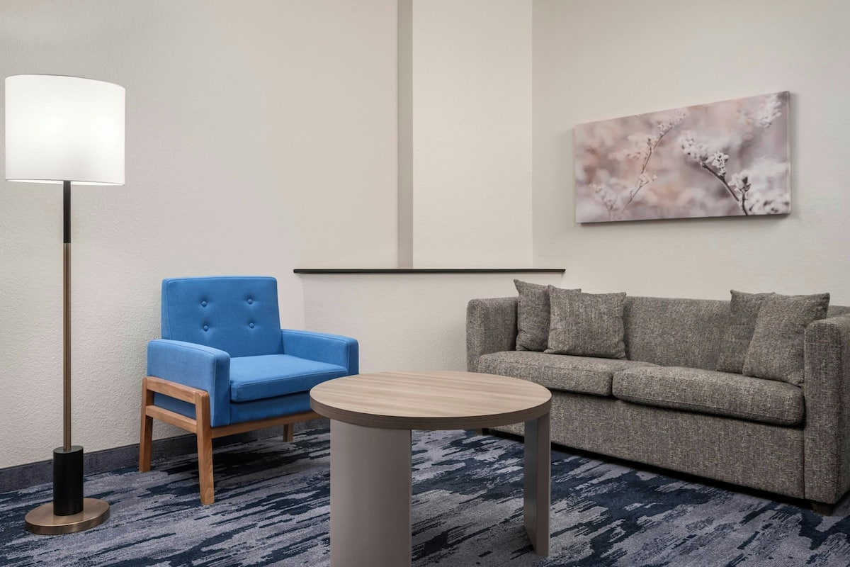 Desk, laptop workspace, iron/ironing board, WiFi (free)