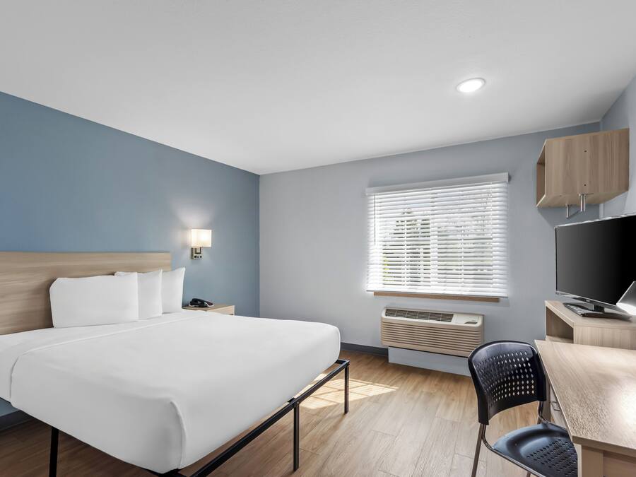 In-room safe, desk, laptop workspace, iron/ironing board