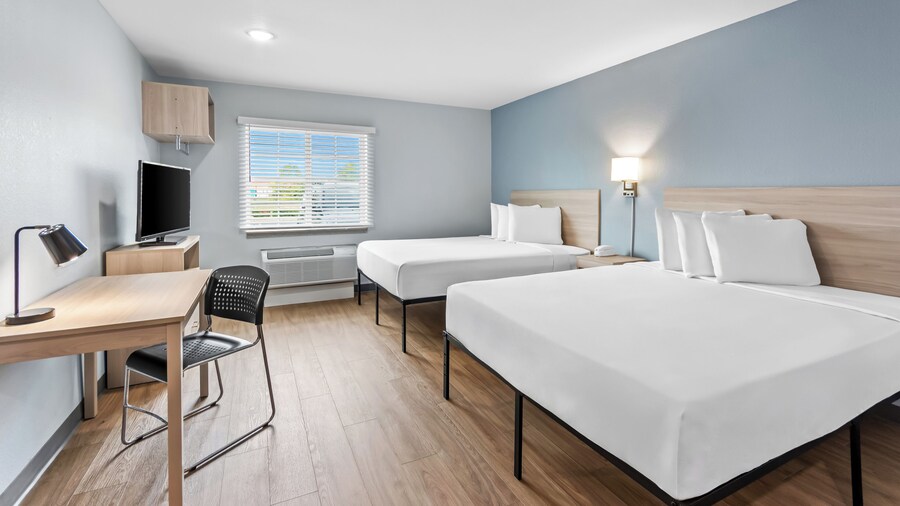 Birch Hill Suites Clarksville-Louisville North