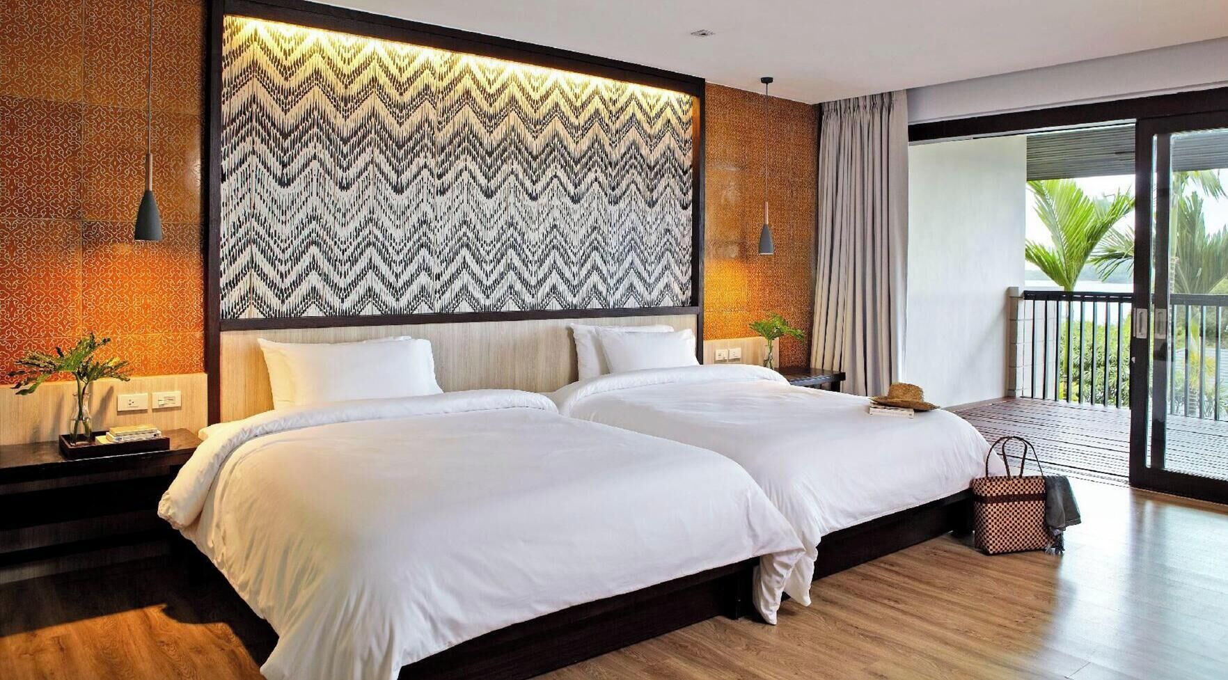 Premium bedding, minibar, in-room safe, desk