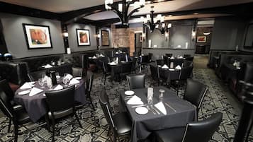 5 restaurants, lunch served