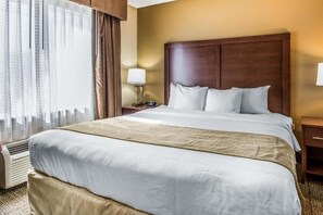 In-room safe, desk, iron/ironing board, free wired internet - MainStay Suites Tamarac (Tamarac)