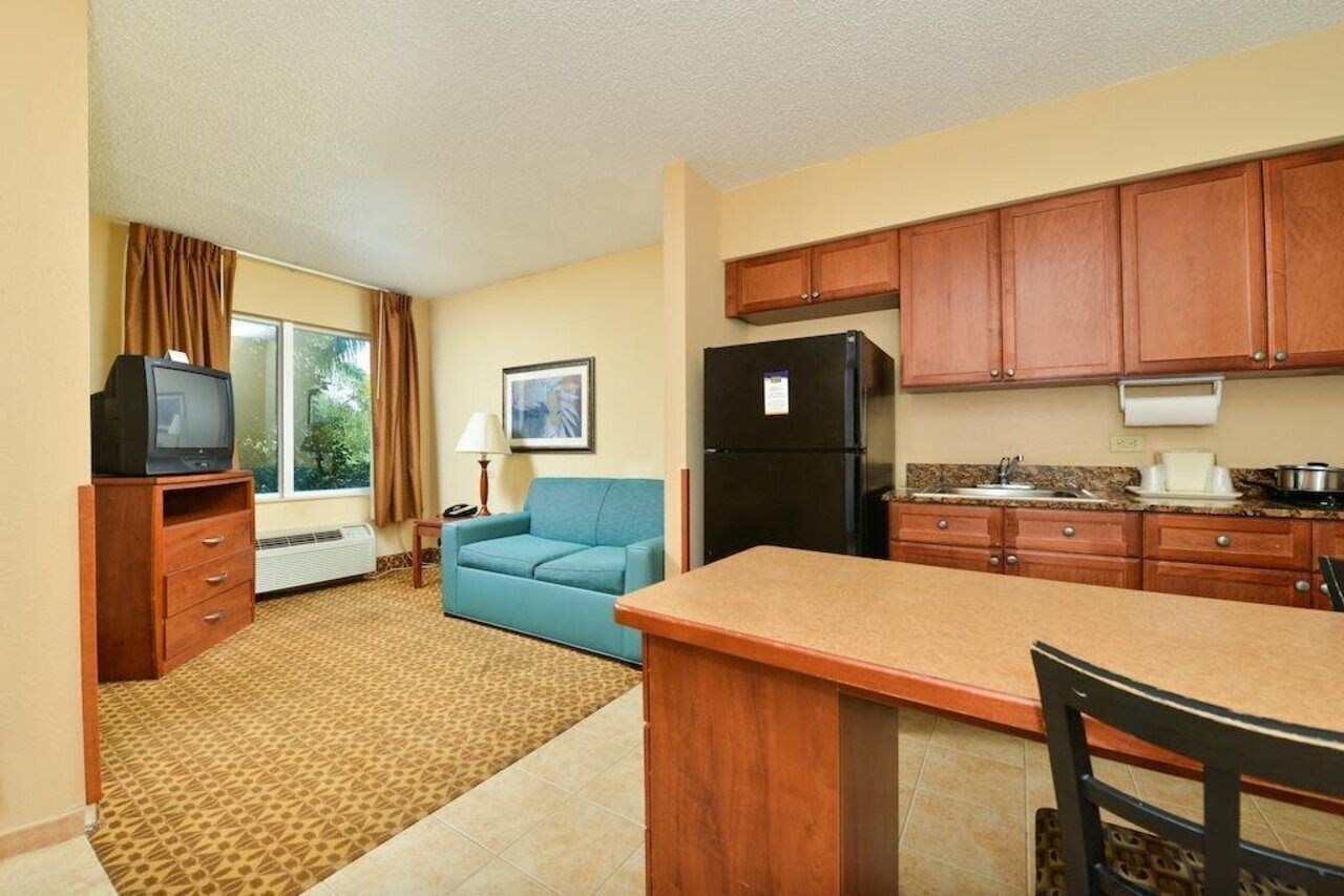 Fridge, microwave, coffee/tea maker