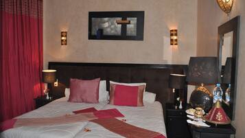 SÀngtillbehör av högsta kvalitet och minibar