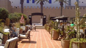 Unclassified image, 4 of 76, button - Le Mechouar Darna (Essaouira)