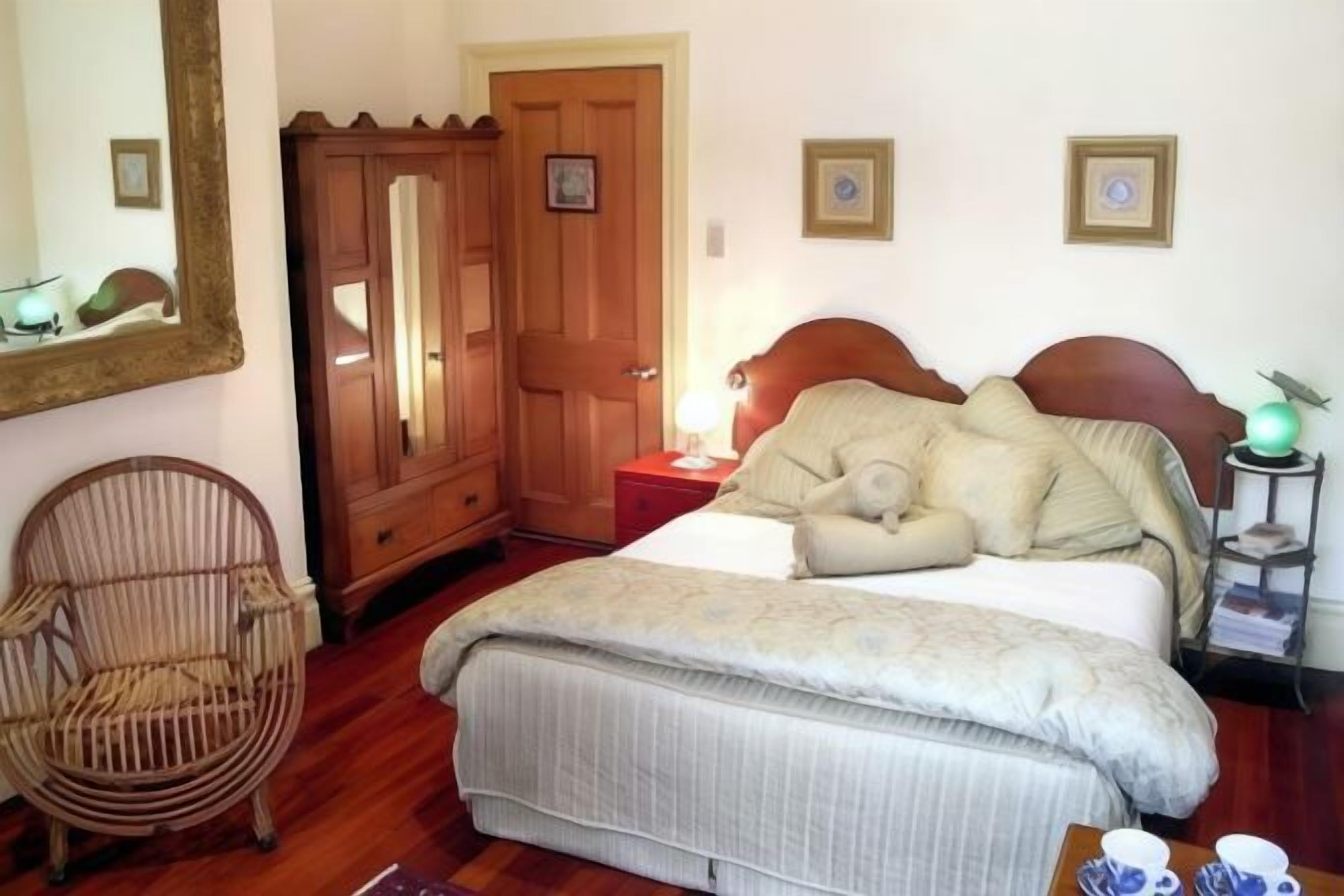 أغطية فراش متميزة وأسرّة بطبقة علوية مريحة وبديكورات فريدة لكل غرفة