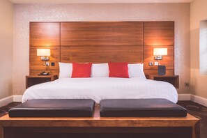 Luxury-Doppel- oder -Zweibettzimmer | Hochwertige Bettwaren, Zimmersafe, Schreibtisch