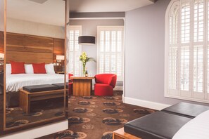 Premium bedding, in-room safe, desk, laptop workspace