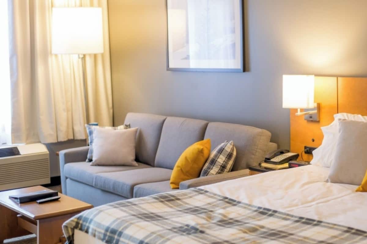 Iron/ironing board, cribs (free), rollaway beds (surcharge), WiFi (free)
