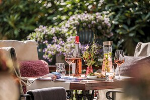 2 Restaurants, Frühstück, Mittagessen, Abendessen, regionale Küche