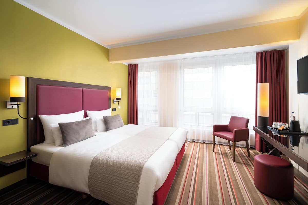 1 bedroom, in-room safe, desk, soundproofing