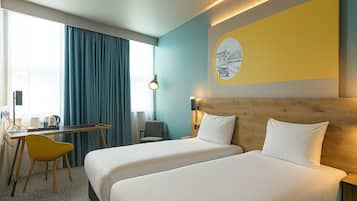 Twin Room | 1 bedroom, hypo-allergenic bedding, desk, blackout drapes