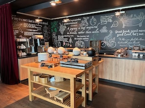 Petit déjeuner, déjeuner et dßner servis sur place