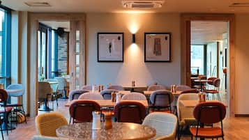 Breakfast, lunch and dinner served