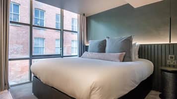 Standard Room, 1 King Bed, Non Smoking (Cozy Room) | Egyptian cotton sheets, premium bedding, pillowtop beds, minibar