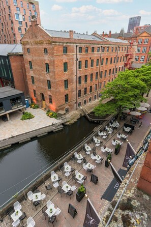 Egyptian cotton sheets, premium bedding, pillow-top beds, minibar - Velvet Hotel Manchester, WorldHotels Crafted (Manchester)