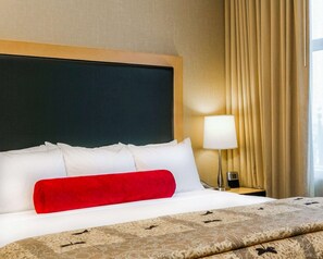 1 bedroom, premium bedding, desk, blackout curtains