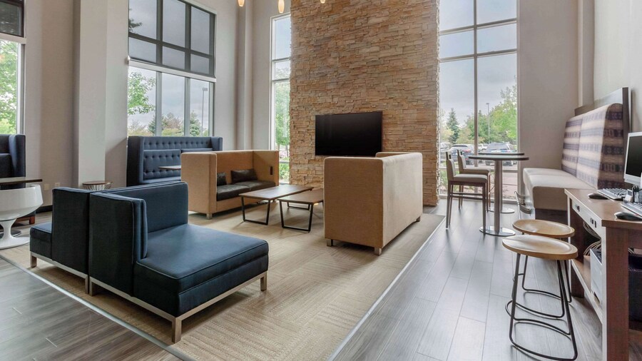 Cambria Hotel Denver International Airport
