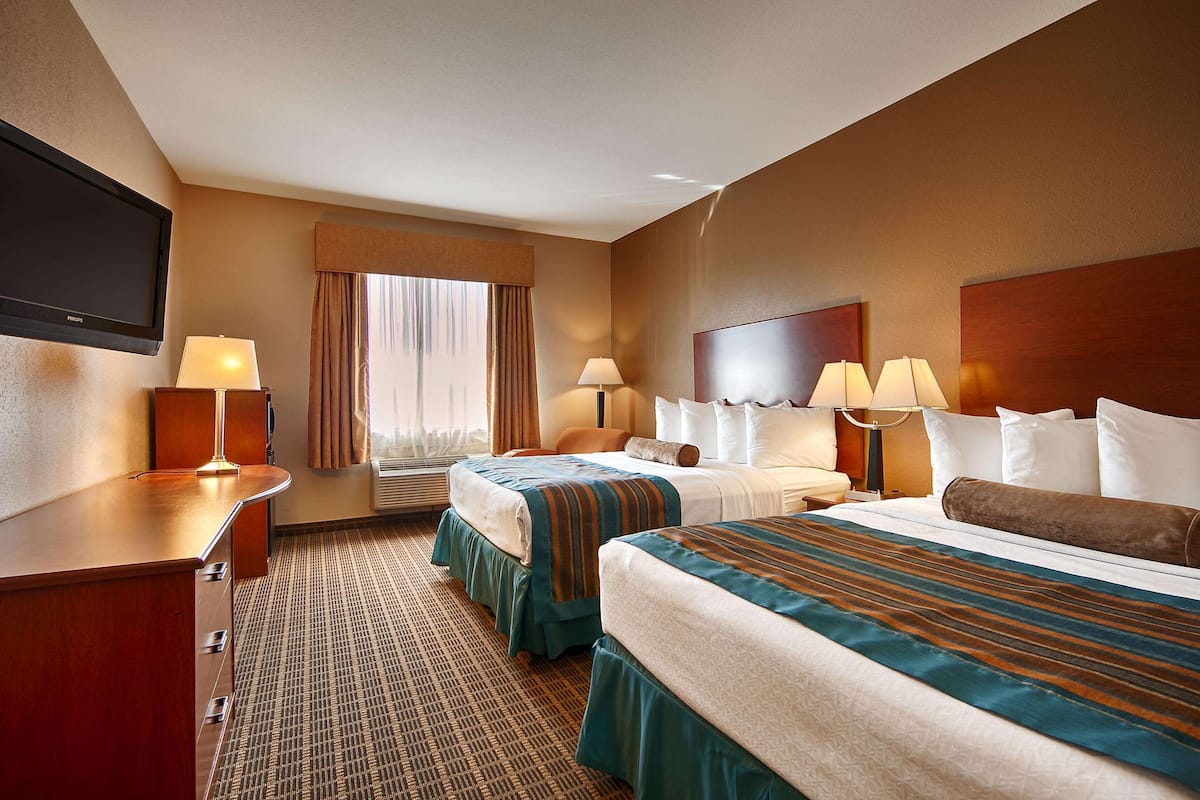 desk, laptop workspace, iron/ironing board, free cots/infant beds