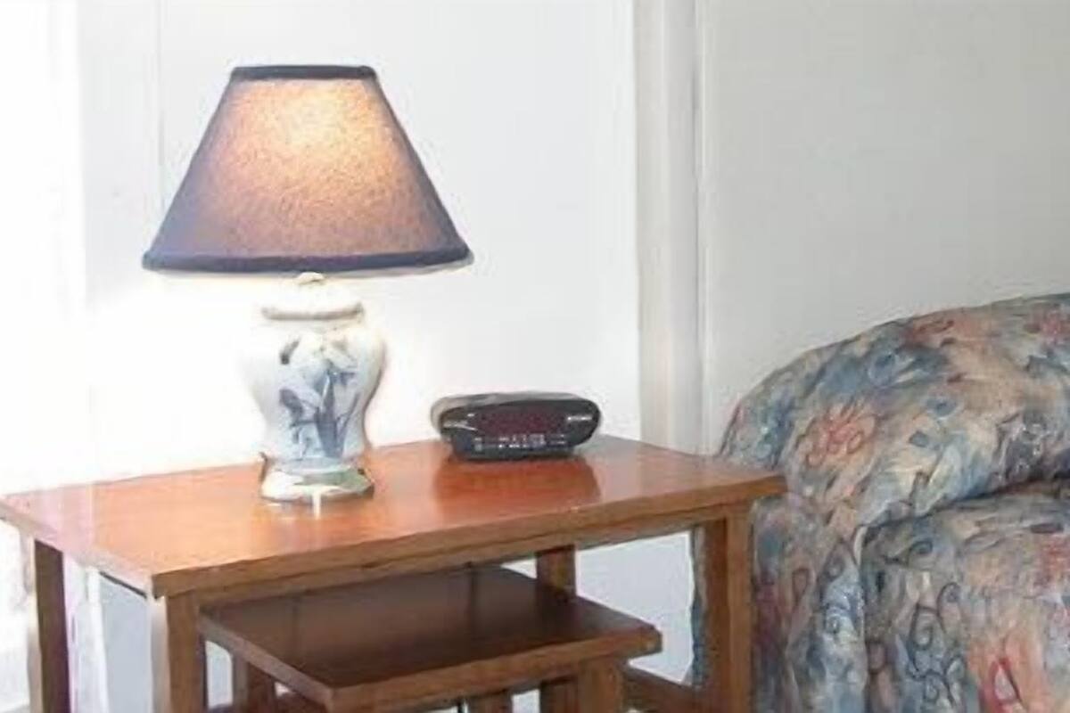 Soundproofing, free WiFi