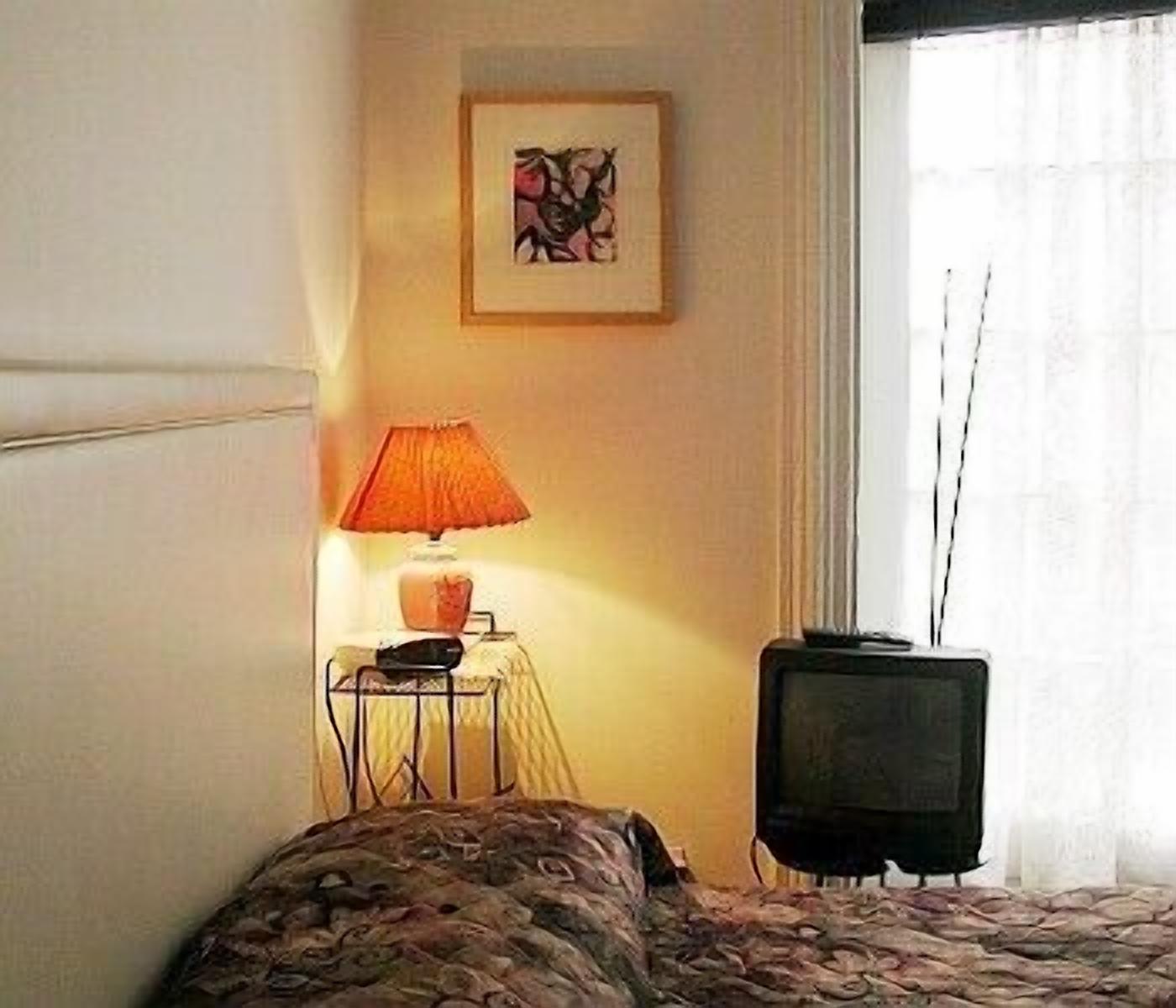 Soundproofing, free WiFi