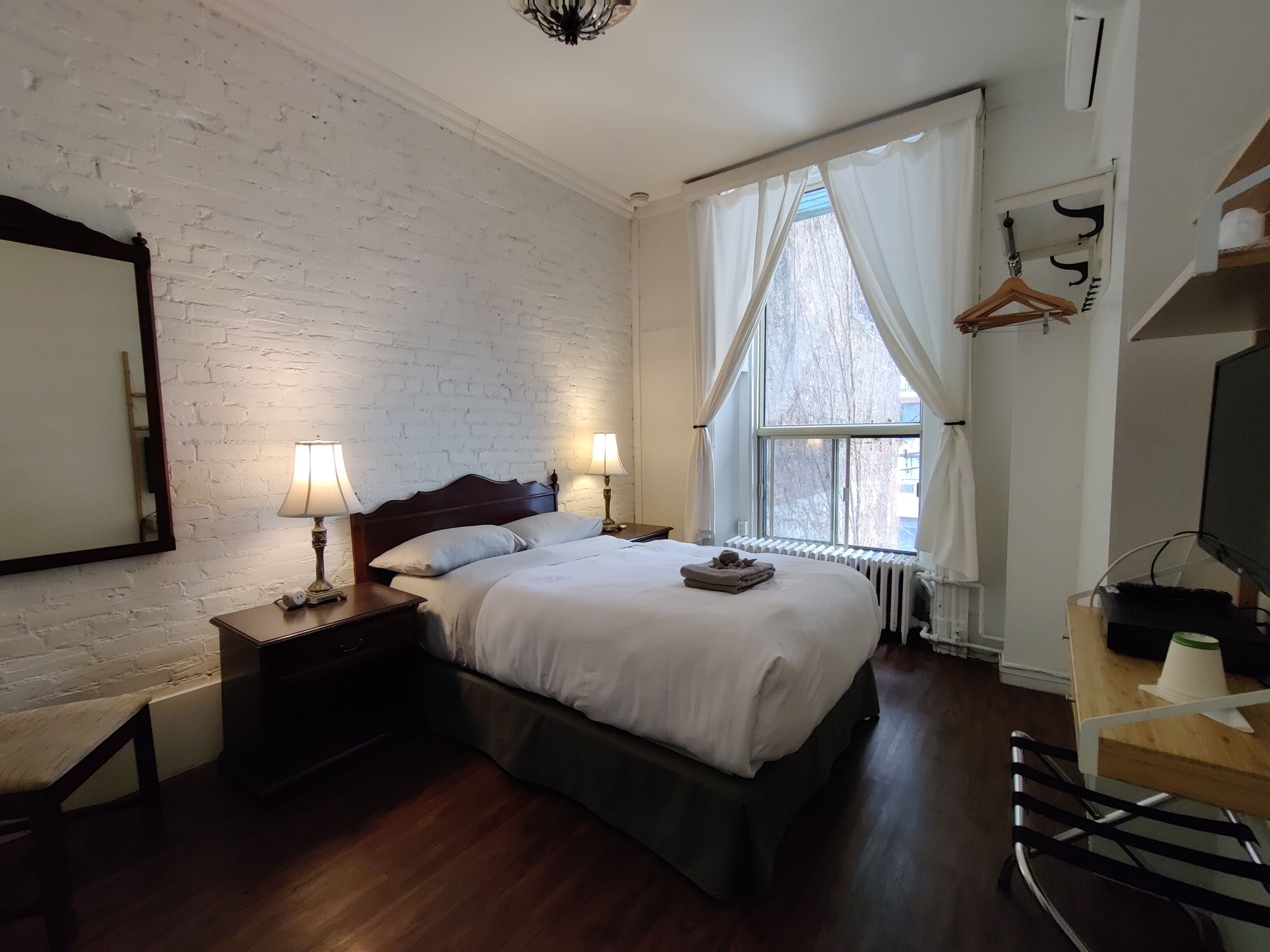 classic room, 1 bedroom | 1 bedroom, desk, iron/ironing board, free wifi