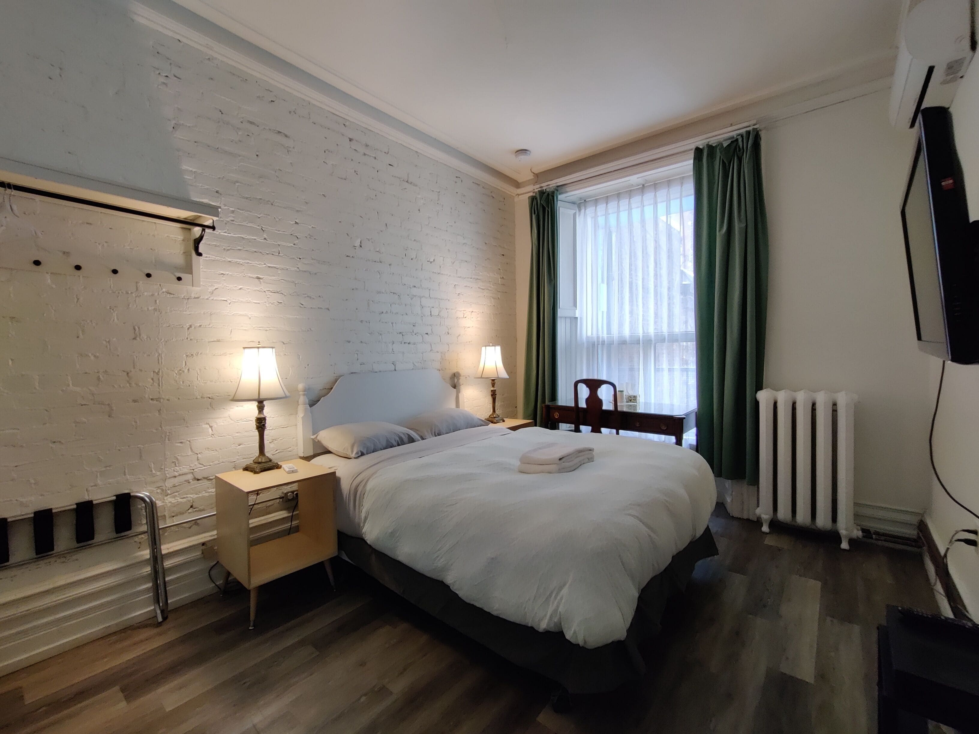 classic room, 1 bedroom | 1 bedroom, desk, iron/ironing board, free wifi