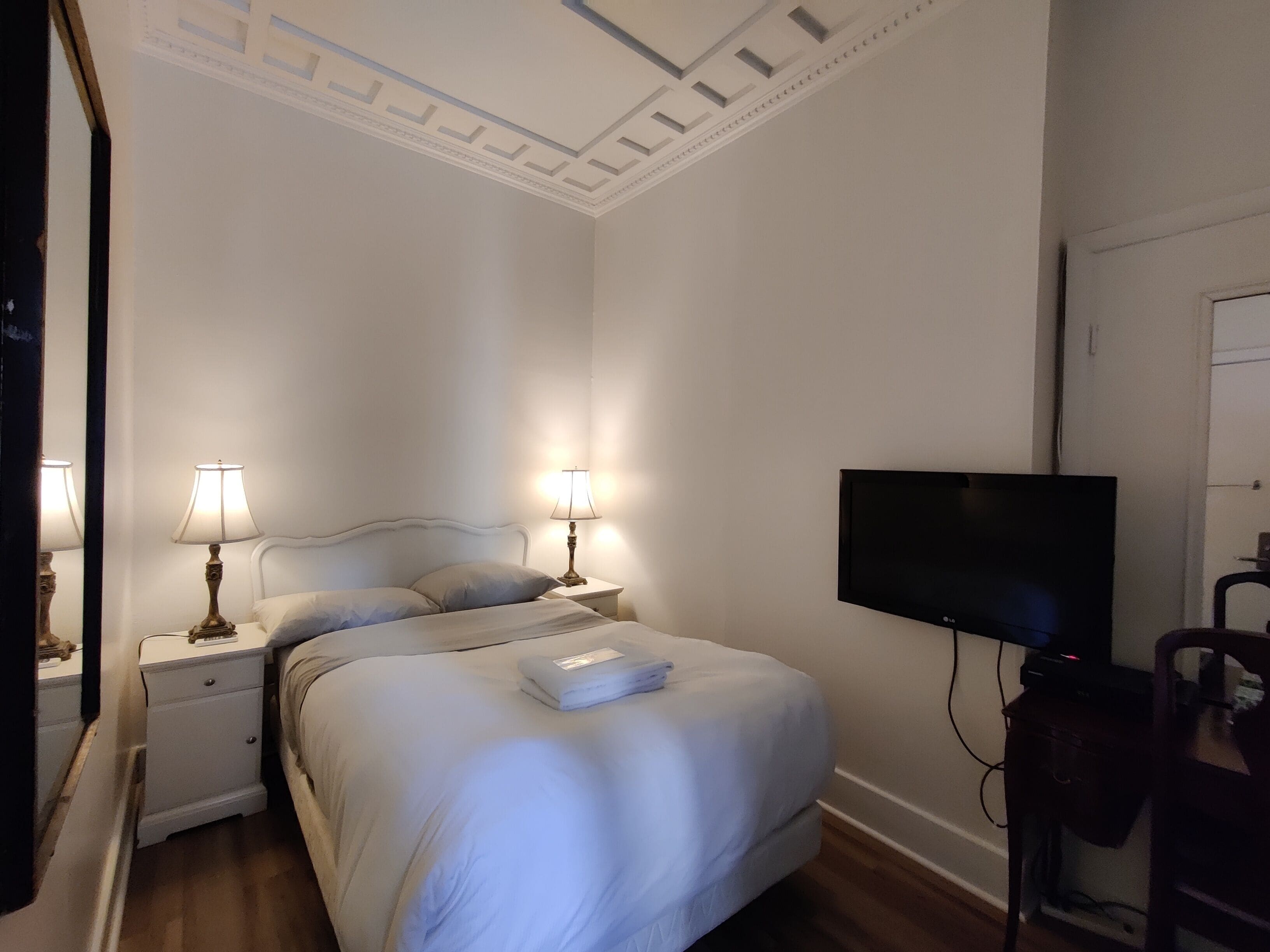 economy room, 1 double bed | 1 bedroom, desk, iron/ironing board, free wifi